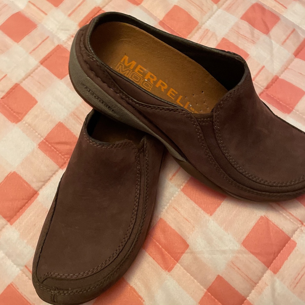 Merrell air cushion MOC leather shoes size 7.  Excellent condition